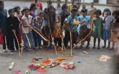 बच्चों ने गुड़िया पीटकर धूमधाम से मनाई नागपंचमी