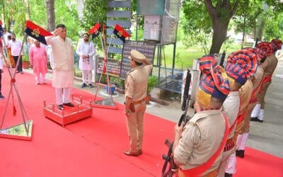 राष्ट्रगान के दौरान कार्यक्रम से निकलते दिखे सतीश महाना, वीडियो वायरल
