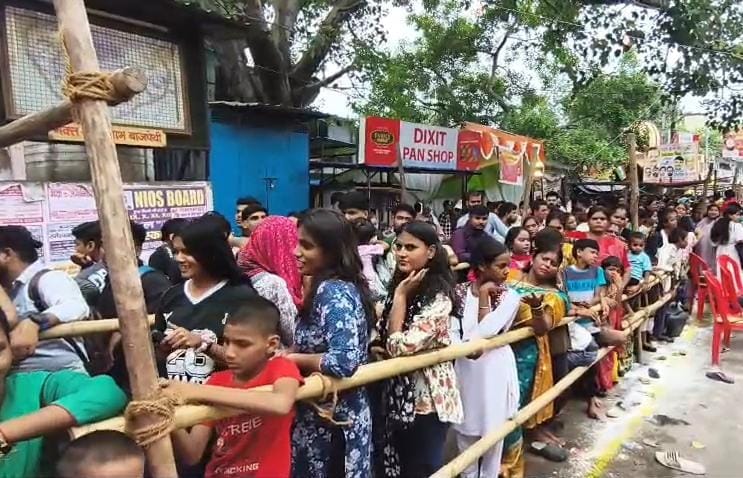 सावन के चौथे सोमवार पर शिवालयों में उमड़ा आस्था का सैलाब