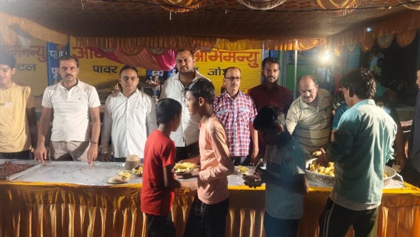 सावन के अंतिम सोमवार को शिवली में हुआ भंडारा