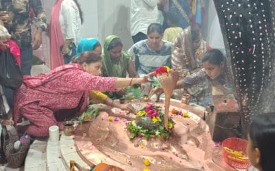 बारिश भी नहीं रोक शिवभक्तों को, शिवालयों में उमड़ा जनसैलाब