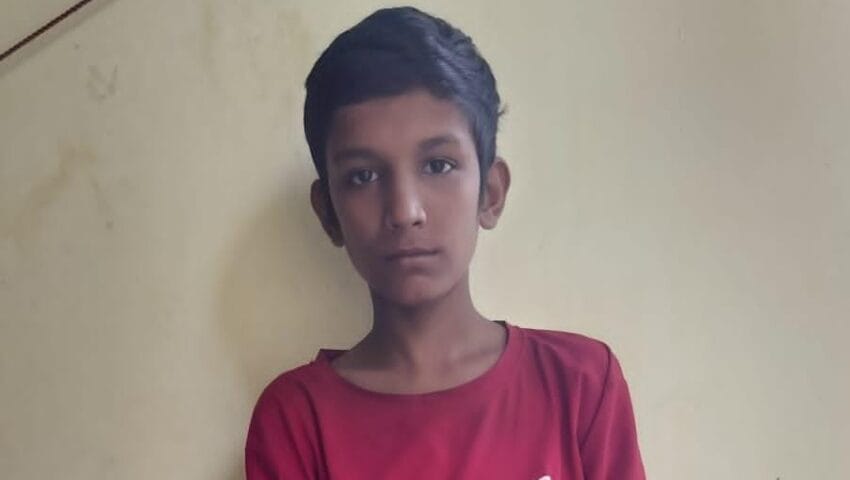 नोएडा : 14 वर्षीय आयुष शुक्ला की हत्या,जन्मदिन की पार्टी के बहाने बुलाकर घटना को दिया अंजाम,आरोपी असद फरार