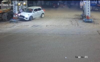 पेट्रोल पंप पर तेज रफ्तार कार ने चार लोगों को मारी टक्कर, घटना CCTV में हुई कैद