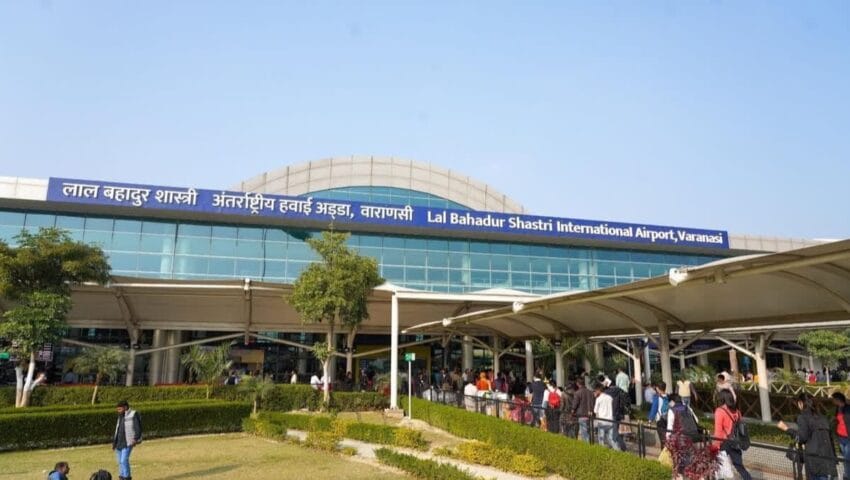 वाराणसी : बाबतपुर एयरपोर्ट पर जांच के यात्री की बंदूक से चली गोली, दो कर्मी हुए घायल