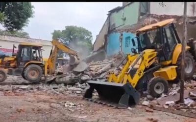 सहारनपुर : कलेक्ट्रेट परिसर की 70 साल पुरानी मस्जिद पर चला बुलडोजर,समझिए पूरा मामला