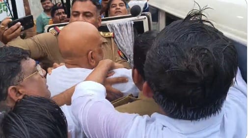 सहारनपुर जा रहे कांग्रेस प्रदेश अध्यक्ष अजय राय को लखनऊ पुलिस ने किया गिरफ्तार
