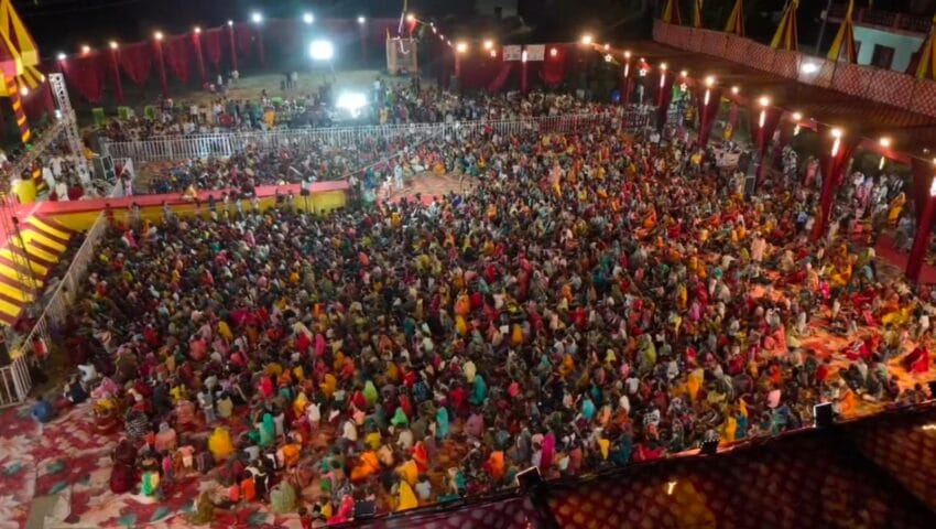 मुंबई ही नहीं, यूपी के फर्रुखाबाद में भी दिखता है गणेश महोत्सव का विहंगम नजारा