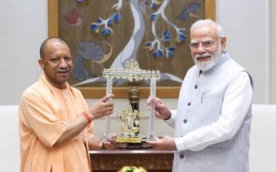 दिल्ली में PM मोदी से मिले CM योगी,करीब 1 घंटे तक चली बैठक