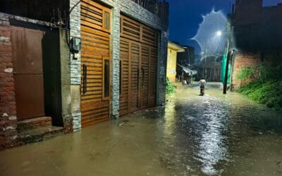 48 घंटे की बारिश से शिवली में तबाही, गलियां बनीं झील, घर-दुकानों में घुसा पानी