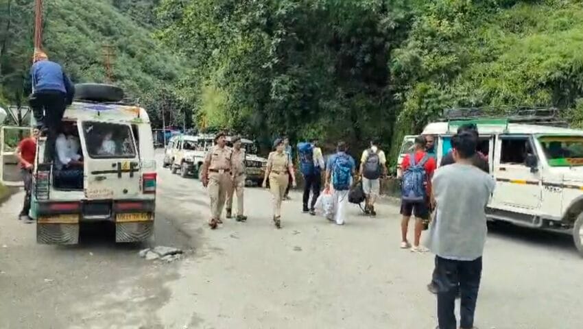 केदारनाथ यात्रा के दूसरे चरण को लेकर एसपी ने किया यात्रा मार्ग का निरीक्षण