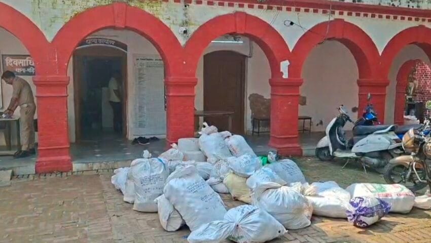 अजीज नगर : नकली मसाला बनाने की फैक्ट्री पकड़ी, कई गिरफ्तार