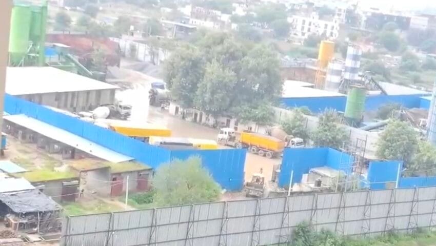 तीन साल से आबादी के बीच धड़ल्ले से चल रहे RMC प्लांट, 50 हजार लोगों की सांसों पर संकट