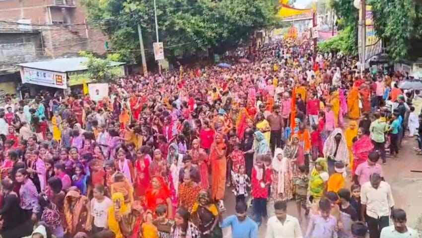 बारिश के बीच लाखों भक्तों के सैलाब में विदा हुए गजानन, गणेश विसर्जन शोभायात्रा ने तोड़े 16 साल के रिकॉर्ड