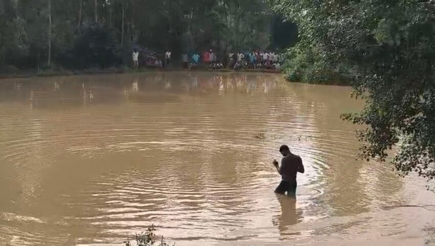 गड्ढे में भरे पानी में डूबने से दो किशोरों की मौत