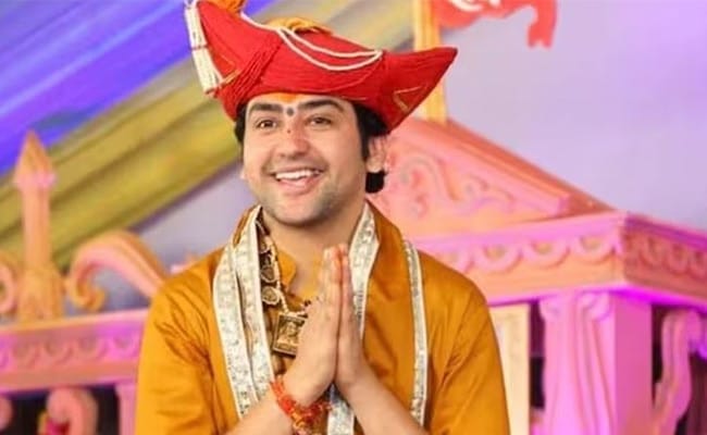 शारदा विश्वविद्यालय में कुछ देर में शुरू होगा ‘माइंड सेट लाइफ सेट’ कार्यक्रम, धीरेंद्र कृष्ण शास्त्री युवाओं को देंगे जीवन प्रबंधन का मंत्र