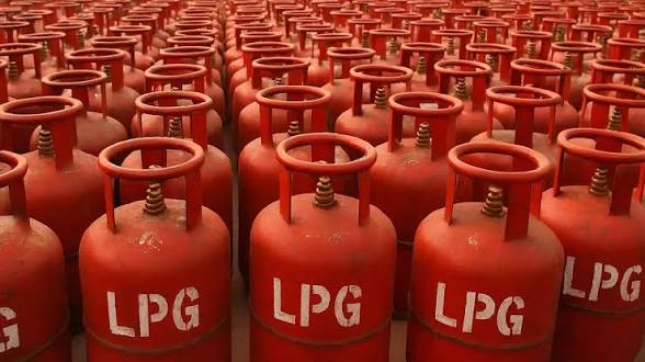 LPG सिलेंडर बुकिंग नियम में बड़ा बदलाव, अब 25 दिन में कर सकेंगे रीफिल बुक