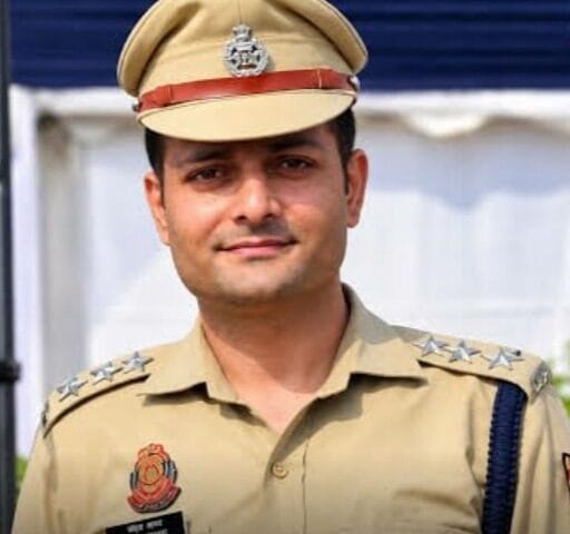 महिला पत्रकार से बदसलूकी मामले में ACP विवेक भगत का रुका प्रमोशन,दिल्ली सरकार ने आदेश में संशोधन किया