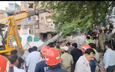 दिल्ली के सीमापुरी में 5 मंजिला बिल्डिंग भरभराकर गिरी,कई लोगों के दबे होने की आशंका