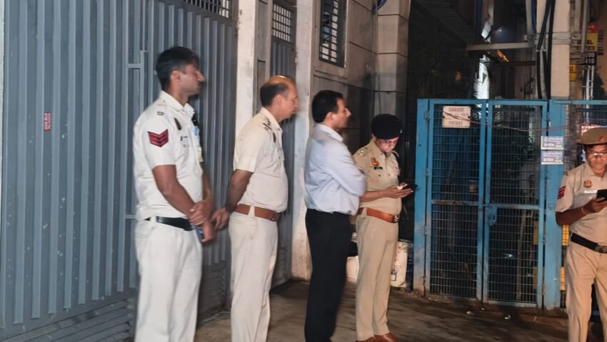 दिल्ली: जूता फैक्ट्री में आग से मची तबाही, चार श्रमिकों की मौत, दो गंभीर